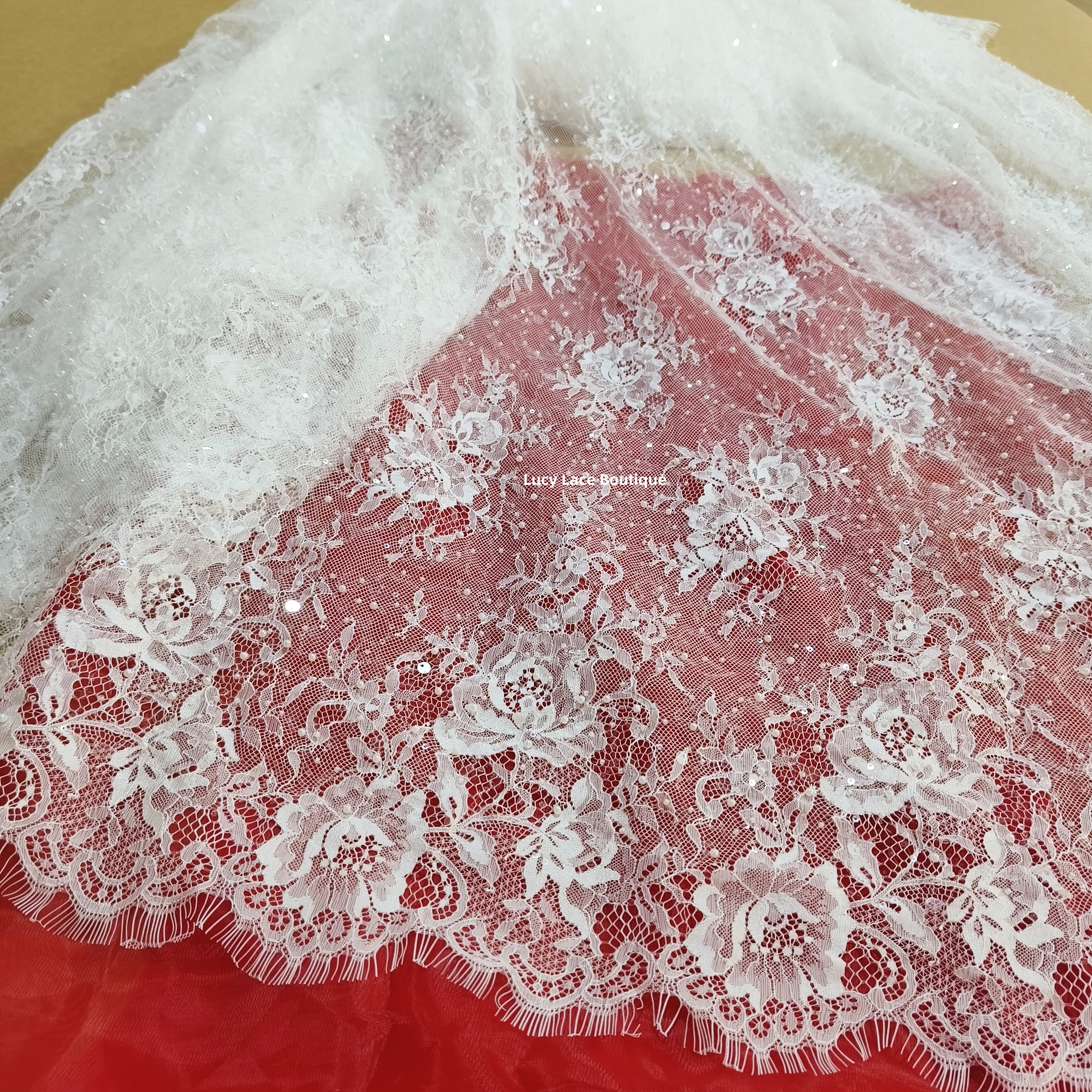 1 Panel 1.5M Wide 3M Long Off  - Sequin Fabric Panel のレビューと価格