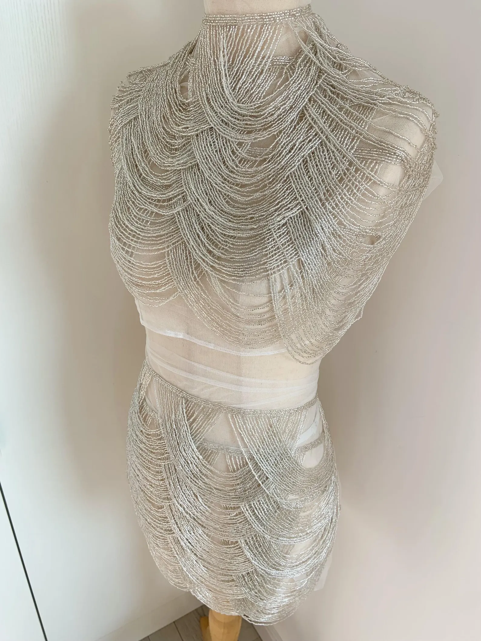 Silver Chains Cape Fabric, Bea - Beaded Trim Fringe のレビューと価格